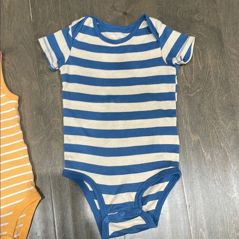 12M Carters 2Pc Onesie excellent condition